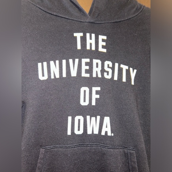 ••4/$20 CLOTHING SALE•• Victorias Secret University Of Iowa Sweatshirt Medium - Picture 2 of 7